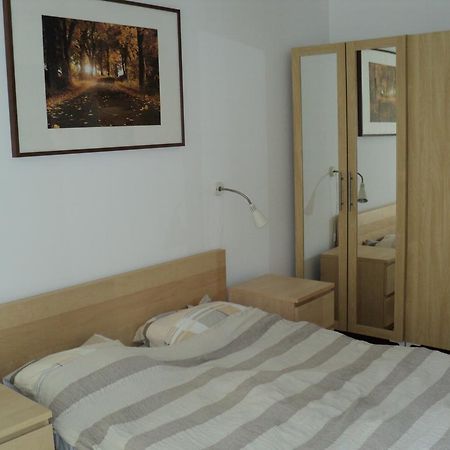 Comfort In Ujbuda Apartment Budapest Room photo